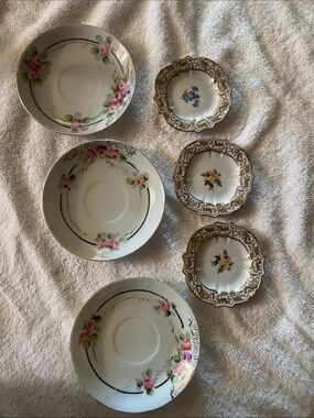 Tea saucers